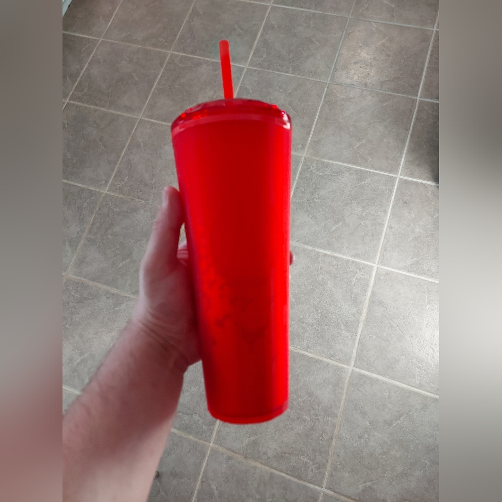 Starbucks Red Hearts Valentine's 2022 24oz Cold Cup‎ Tumbler Dome Lid Straw NEW